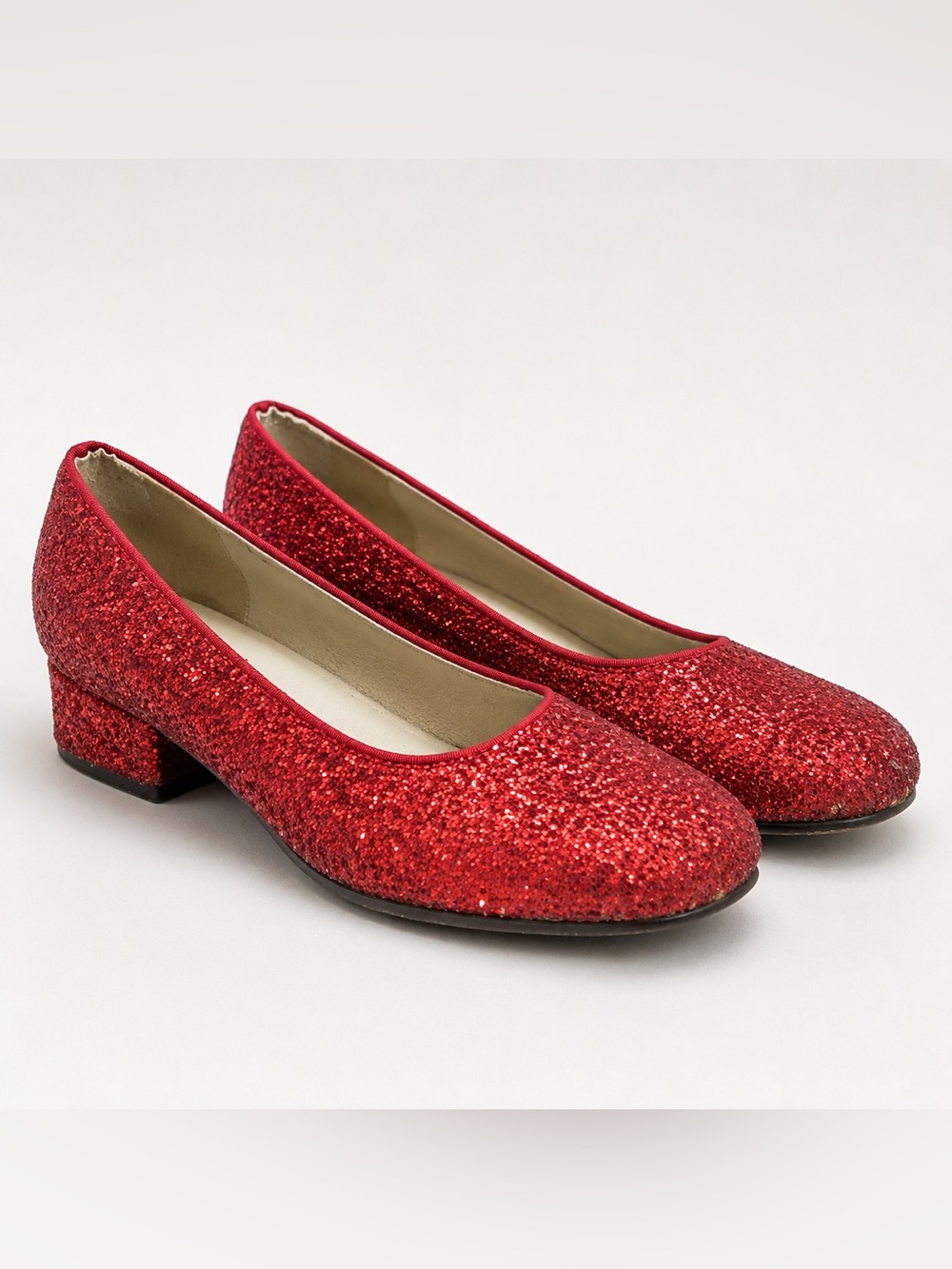 Xhilaration Girls Size 2.5 Ruby Red Glitter Shoes - Dorothy Costume